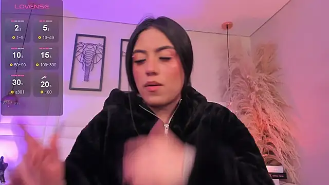 Snapshot of Rebeca_jones chatting on December 14, 2025, 12:11 pm Rebeca jones online show from December 14, 2025, 12:11 pm