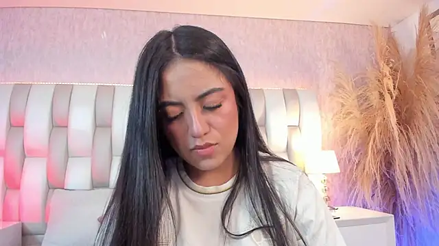 Snapshot of Rebeca_jones chatting on July 7, 2026, 1:14 pm Rebeca jones online show from July 7, 2026, 1:14 pm