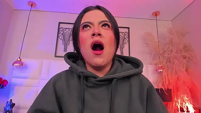 Snapshot of Rebeca_jones chatting on December 2, 2025, 12:18 pm Rebeca jones online show from December 2, 2025, 12:18 pm