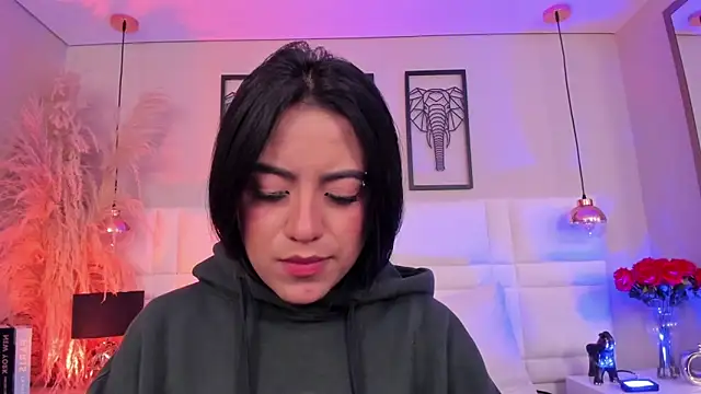 Snapshot of Rebeca_jones chatting on November 21, 2025, 12:15 pm Rebeca jones online show from November 21, 2025, 12:15 pm