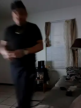 Snapshot of hungpenis210 chatting on October 29, 2025, 1:59 am hungpenis210 online show from October 29, 2025, 1:59 am