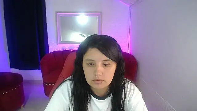 Snapshot of nathaly_low1 chatting on July 1, 2026, 1:33 pm nathaly low1 online show from July 1, 2026, 1:33 pm