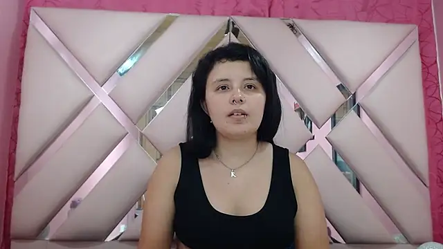 nathaly low1 online show from November 4, 2025, 2:59 am