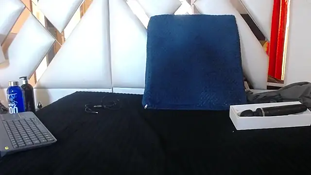 Snapshot of nathaly_low1 chatting on May 16, 2026, 1:32 pm nathaly low1 online show from May 16, 2026, 1:32 pm