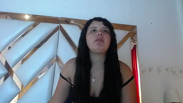 Snapshot of nathaly_low1 chatting on May 6, 2026, 1:15 pm nathaly low1 online show from May 6, 2026, 1:15 pm