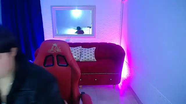 Snapshot of nathaly_low1 chatting on June 8, 2026, 11:33 am nathaly low1 online show from June 8, 2026, 11:33 am