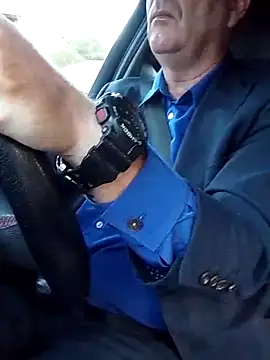 stiffandlubedxh online show from February 11, 2026, 8:09 pm