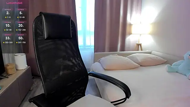 Snapshot of DannaEvan chatting on November 14, 2025, 2:59 am DannaEvan online show from November 14, 2025, 2:59 am