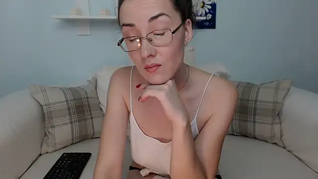 Snapshot of Sofi_so chatting on November 25, 2025, 1:33 pm Sofi so online show from November 25, 2025, 1:33 pm