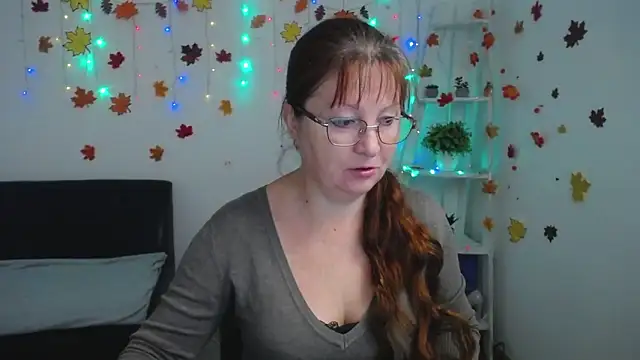 Snapshot of VanessaHotts chatting on November 10, 2025, 5:56 am VanessaHotts online show from November 10, 2025, 5:56 am