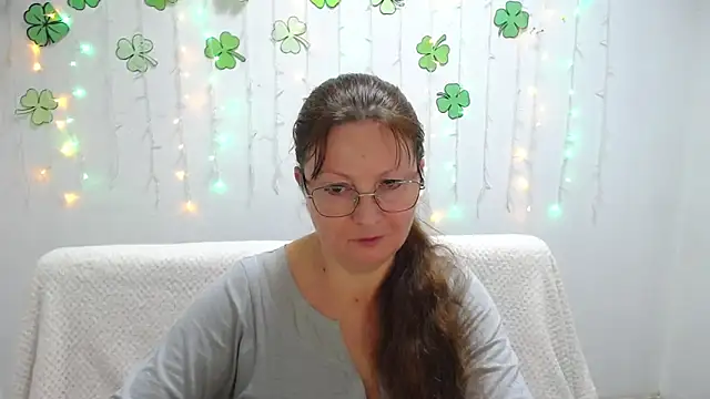Snapshot of VanessaHotts chatting on March 22, 2025, 12:25 pm VanessaHotts online show from March 22, 2025, 12:25 pm