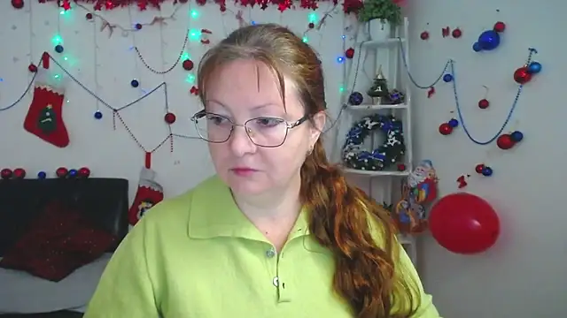 Snapshot of VanessaHotts chatting on December 15, 2025, 6:08 am VanessaHotts online show from December 15, 2025, 6:08 am