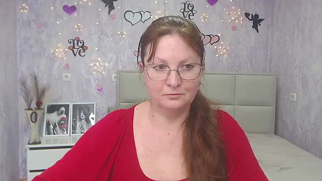 Snapshot of VanessaHotts chatting on March 7, 2025, 12:56 pm VanessaHotts online show from March 7, 2025, 12:56 pm