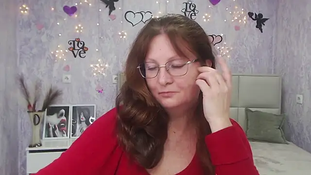 Snapshot of VanessaHotts chatting on March 10, 2025, 12:17 pm VanessaHotts online show from March 10, 2025, 12:17 pm