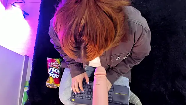 JulietaAlves online show from March 5, 2026, 11:18 am