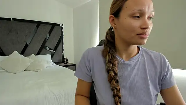 Snapshot of AnnieAndStefan chatting on July 24, 2026, 2:02 pm AnnieAndStefan online show from July 24, 2026, 2:02 pm