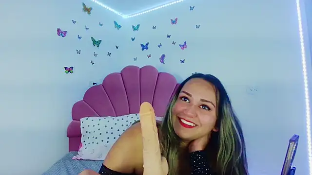 Snapshot of paula_brausin chatting on September 17, 2025, 9:06 pm paula brausin online show from September 17, 2025, 9:06 pm