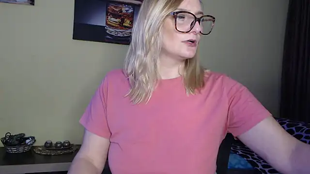 alicesweet21 online show from February 3, 2026, 8:58 pm