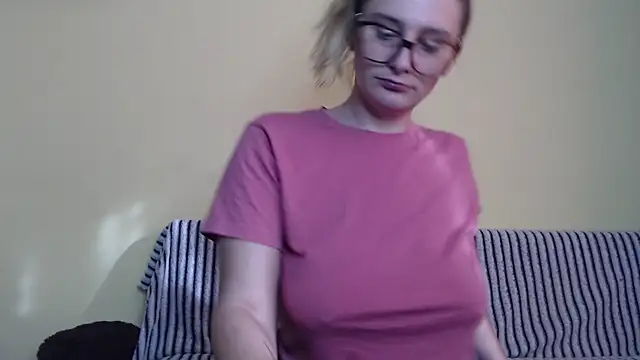 alicesweet21 online show from February 6, 2025, 8:18 am