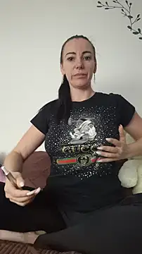 Snapshot of milflovelyxxx chatting on June 4, 2026, 5:01 am milflovelyxxx online show from June 4, 2026, 5:01 am