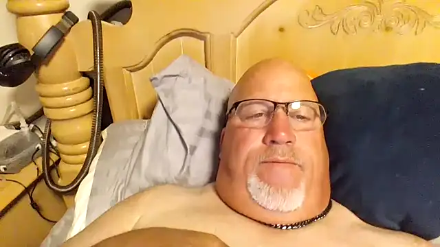 Snapshot of Bigbear0563 chatting on June 15, 2026, 6:02 am Bigbear0563 online show from June 15, 2026, 6:02 am
