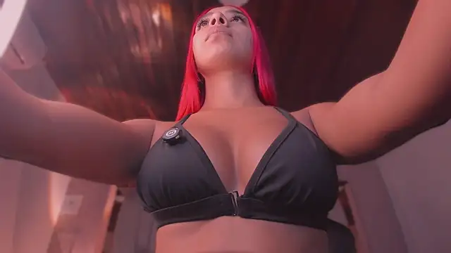 Snapshot of Emmily_Savage chatting on July 27, 2026, 12:01 pm Emmily Savage online show from July 27, 2026, 12:01 pm