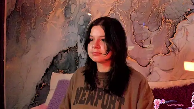 Snapshot of Mey_moon chatting on November 15, 2025, 4:00 pm Mey moon online show from November 15, 2025, 4:00 pm