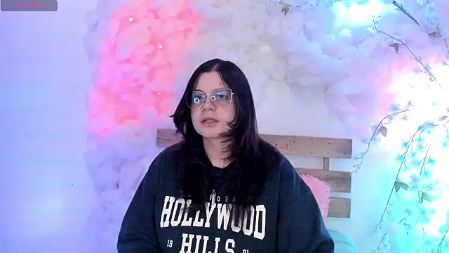 Snapshot of Mey_moon chatting on February 4, 2025, 8:59 pm Mey moon online show from February 4, 2025, 8:59 pm