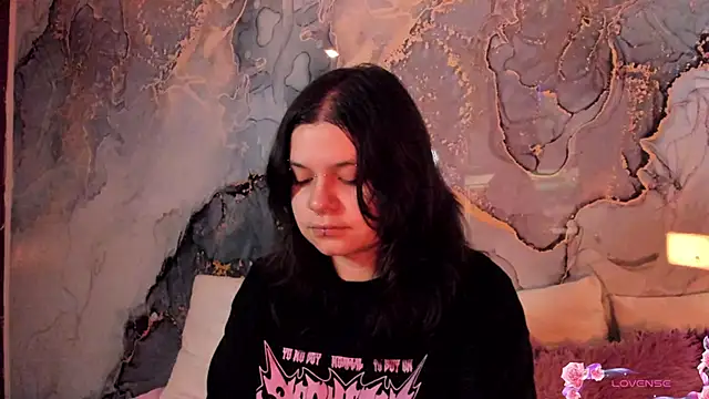 Snapshot of Mey_moon chatting on November 16, 2025, 4:01 pm Mey moon online show from November 16, 2025, 4:01 pm