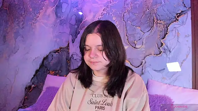 Snapshot of Mey_moon chatting on November 15, 2025, 12:03 am Mey moon online show from November 15, 2025, 12:03 am