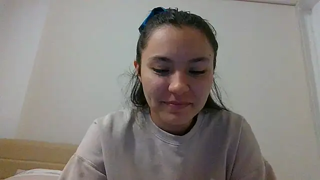  andygirl online show from June 15, 2026, 4:12 am