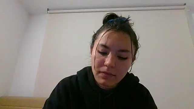  andygirl online show from May 5, 2026, 12:24 am