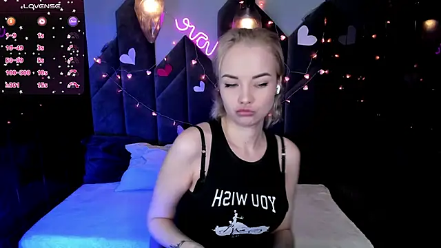 Snapshot of StephanieSweety chatting on February 13, 2025, 5:11 pm StephanieSweety online show from February 13, 2025, 5:11 pm