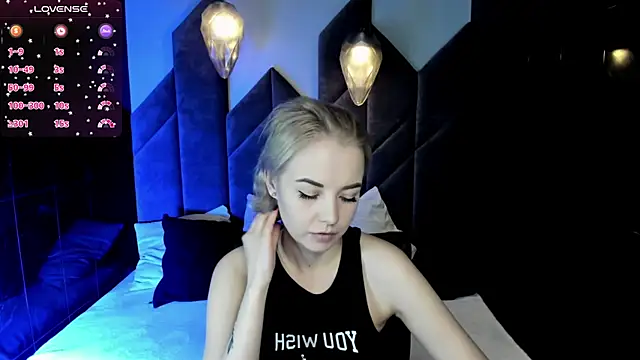 Snapshot of StephanieSweety chatting on March 3, 2025, 1:49 am StephanieSweety online show from March 3, 2025, 1:49 am