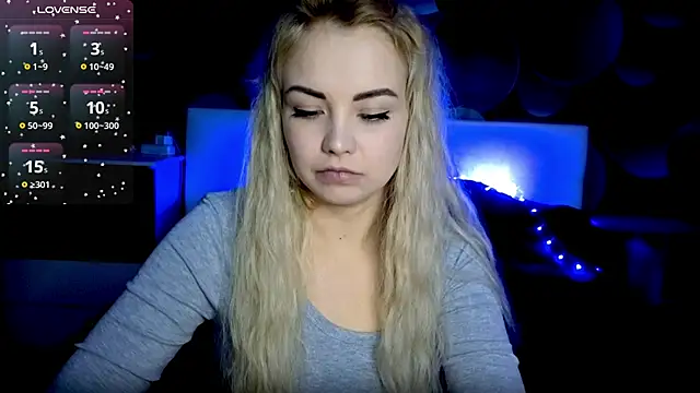 Snapshot of StephanieSweety chatting on October 20, 2025, 12:17 pm StephanieSweety online show from October 20, 2025, 12:17 pm