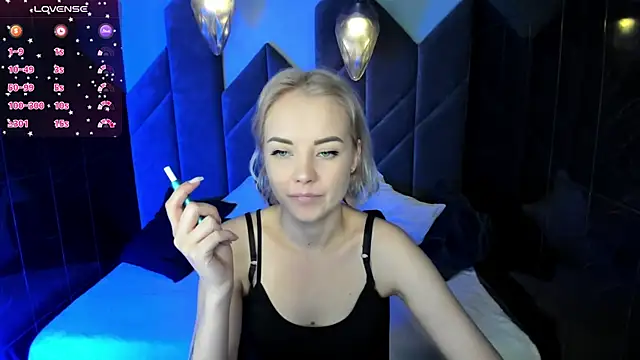 Snapshot of StephanieSweety chatting on February 21, 2025, 2:38 pm StephanieSweety online show from February 21, 2025, 2:38 pm