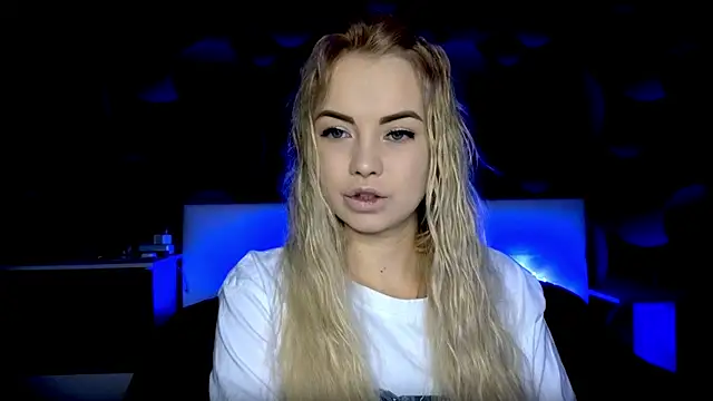 Snapshot of StephanieSweety chatting on November 5, 2025, 10:18 am StephanieSweety online show from November 5, 2025, 10:18 am