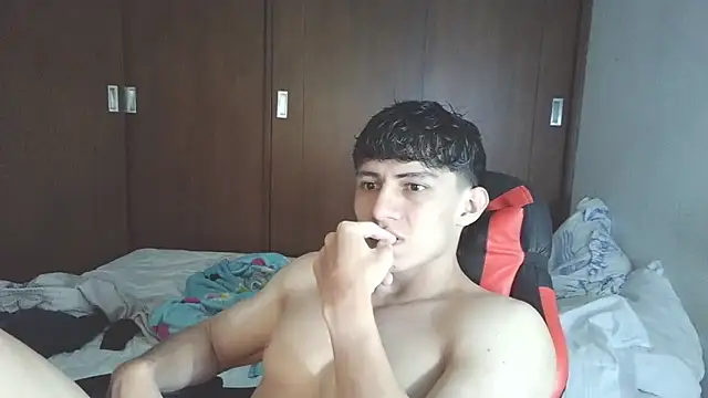 aresholland online show from November 17, 2025, 2:15 am