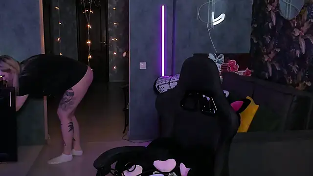 Blckmirrorr online show from March 22, 2026, 2:29 pm