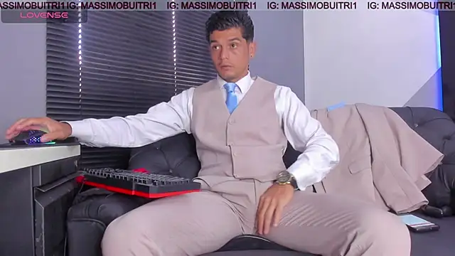 Snapshot of massimo_g chatting on June 17, 2026, 1:10 pm massimo g online show from June 17, 2026, 1:10 pm