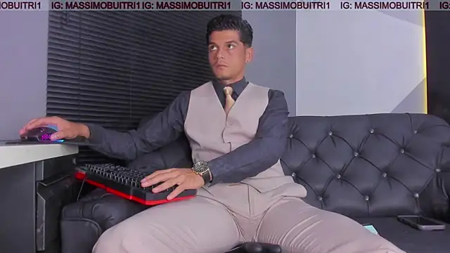 Snapshot of massimo_g chatting on June 18, 2026, 1:15 am massimo g online show from June 18, 2026, 1:15 am