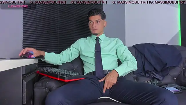 Snapshot of massimo_g chatting on June 10, 2026, 12:12 am massimo g online show from June 10, 2026, 12:12 am