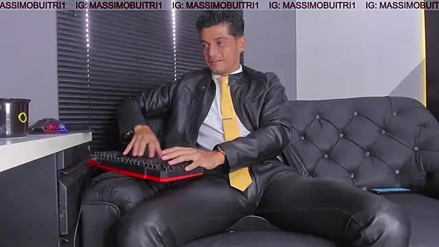 Snapshot of massimo_g chatting on June 18, 2026, 12:10 pm massimo g online show from June 18, 2026, 12:10 pm