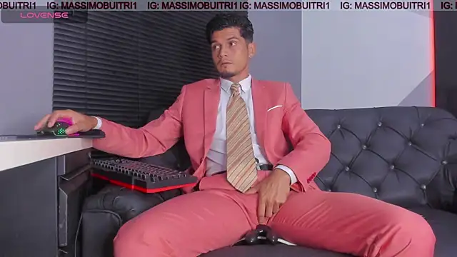 Snapshot of massimo_g chatting on June 7, 2026, 12:05 am massimo g online show from June 7, 2026, 12:05 am