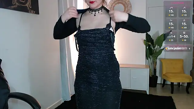 Snapshot of Crystal-dreamt chatting on May 10, 2026, 9:13 am Crystal-dreamt online show from May 10, 2026, 9:13 am