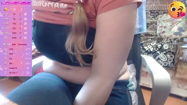 Snapshot of sweetbbabe chatting on October 17, 2025, 11:12 am sweetbbabe online show from October 17, 2025, 11:12 am