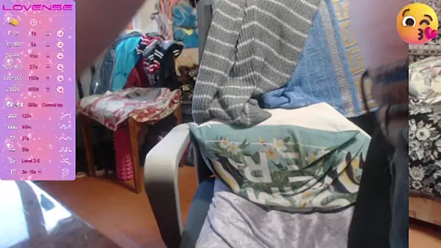 Snapshot of sweetbbabe chatting on October 28, 2025, 1:32 pm sweetbbabe online show from October 28, 2025, 1:32 pm