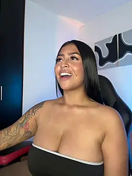 Snapshot of meganjames1 chatting on June 18, 2026, 12:20 am meganjames1 online show from June 18, 2026, 12:20 am