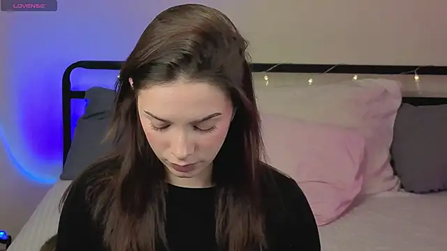 sinthiaroze online show from November 22, 2025, 5:23 pm