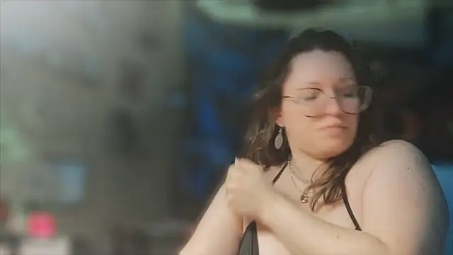 spunlikecottoncandy online show from October 14, 2025, 5:57 pm